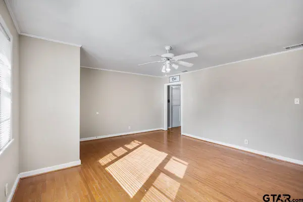 201 Woodbine, Palestine, TX 75803