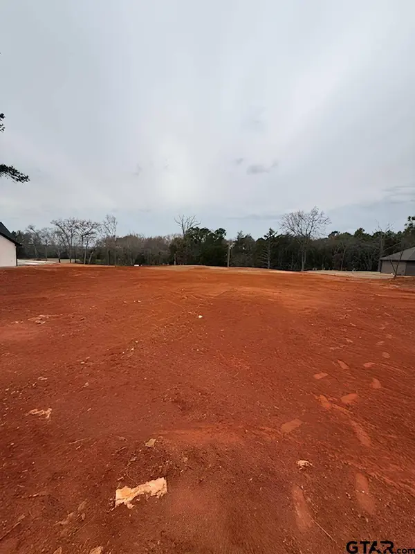 10433 County Road 1111, Tyler, TX 75704