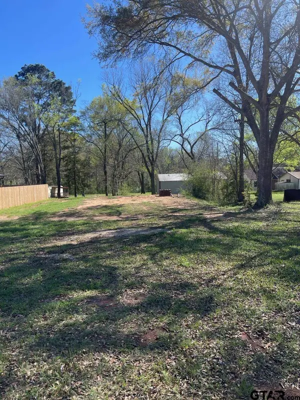 506 E Paschal Street, Troup, TX 75789