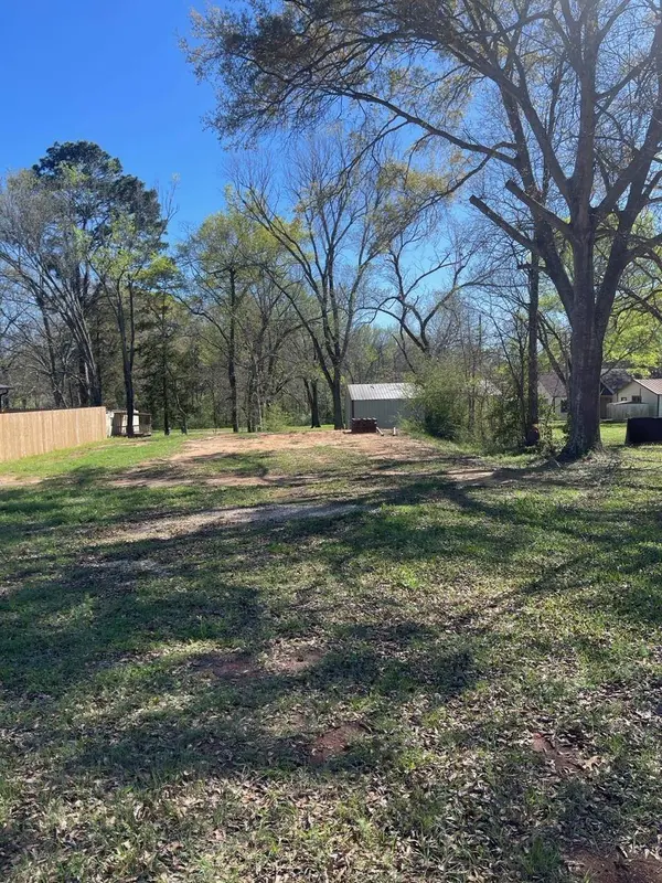 506 E Paschal Street, Troup, TX 75789