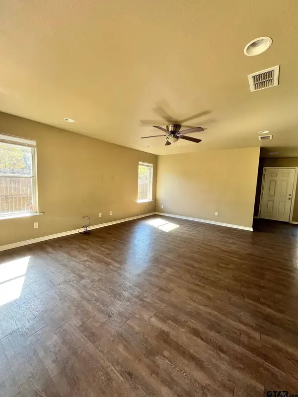 105 Beulah St Unit B, Troup, TX 75789
