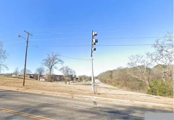 2698 N Broadway Avenue, Tyler, TX 75702