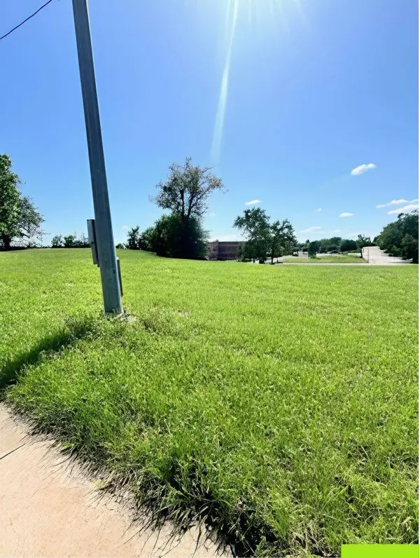 2698 N Broadway Avenue, Tyler, TX 75702