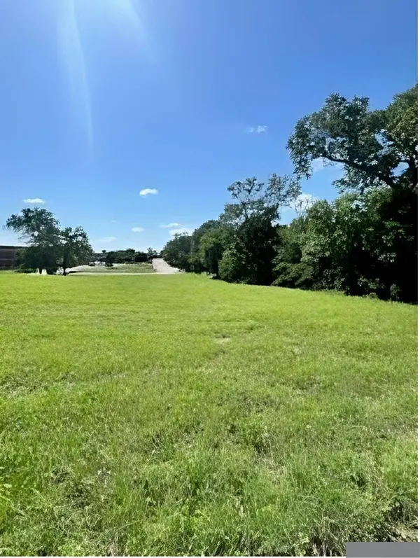 2698 N Broadway Avenue, Tyler, TX 75702