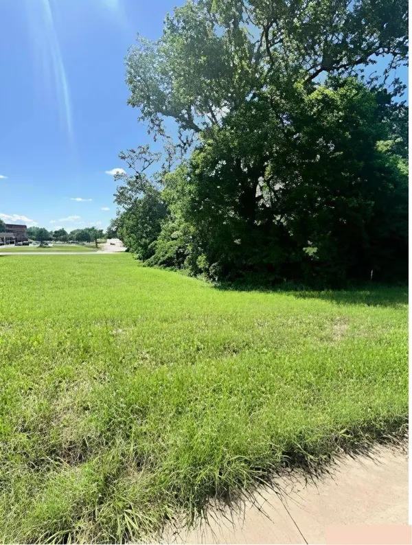 2698 N Broadway Avenue, Tyler, TX 75702