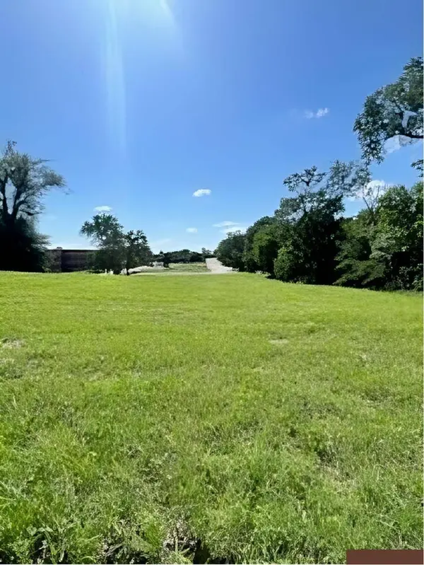 2698 N Broadway Avenue, Tyler, TX 75702