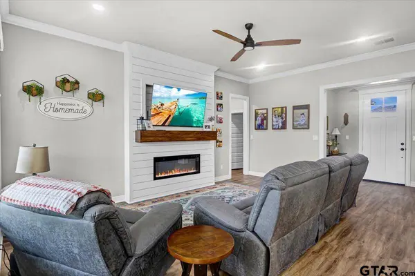 1802 Forestdale Boulevard, Whitehouse, TX 75791