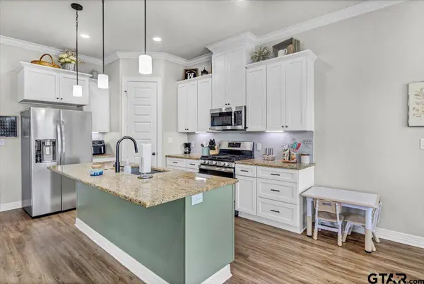 1802 Forestdale Boulevard, Whitehouse, TX 75791