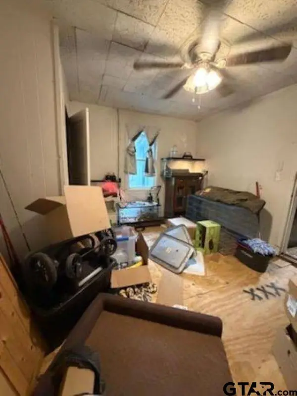 106 W College Street, Big Sandy, TX 75755