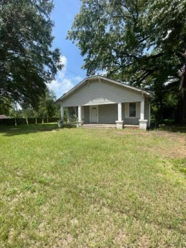 401 S Joy Street, Troup, TX 75789
