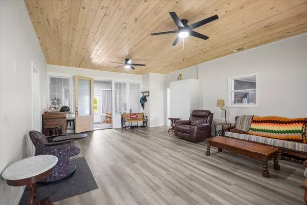 859 County Road 1401, Jacksonville, TX 75766