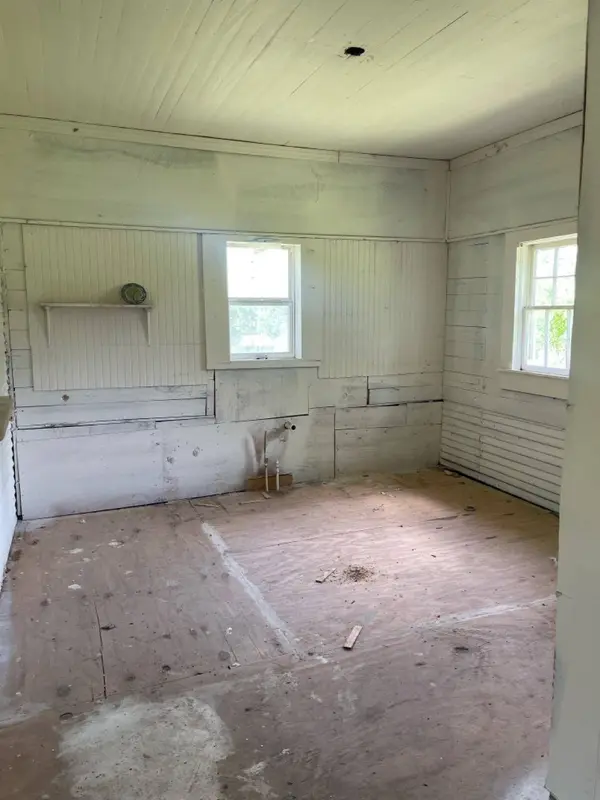 401 S Joy Street, Troup, TX 75789