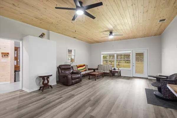 859 County Road 1401, Jacksonville, TX 75766
