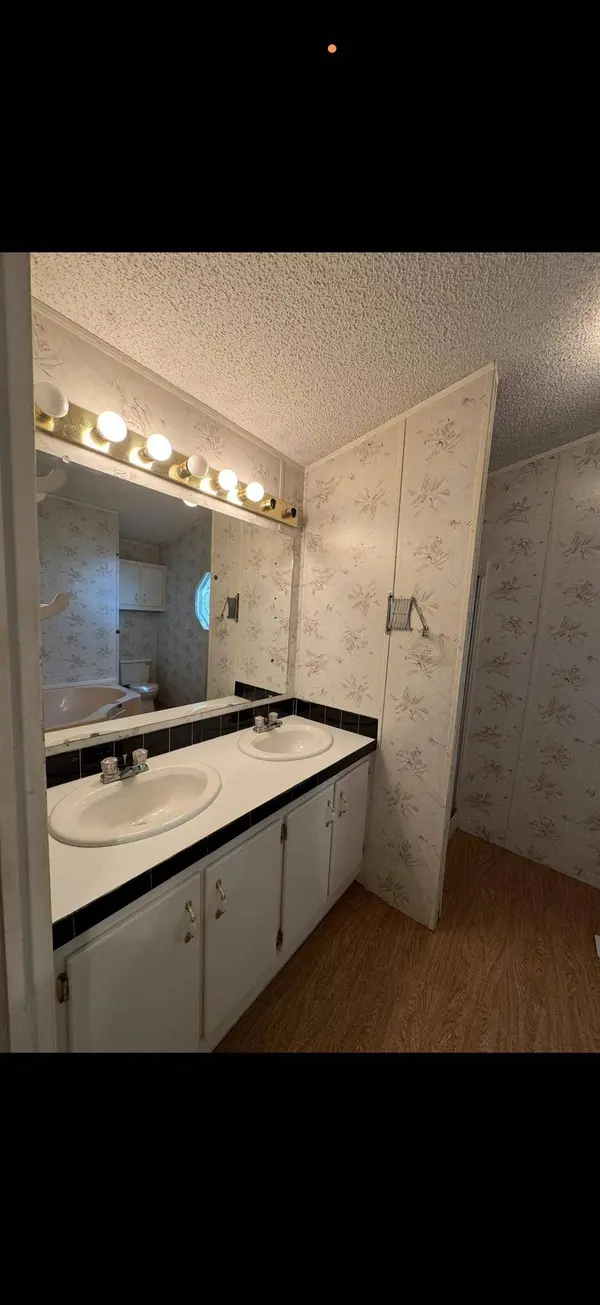 19218 Autumn Dr, Tyler, TX 75703