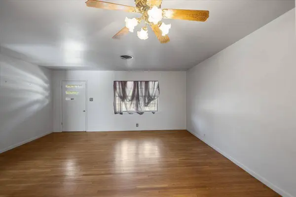 1704 W Duval Street, Troup, TX 75789
