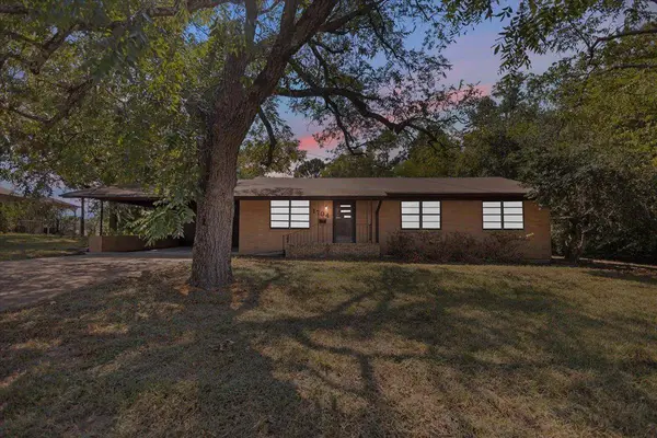 1704 W Duval Street, Troup, TX 75789
