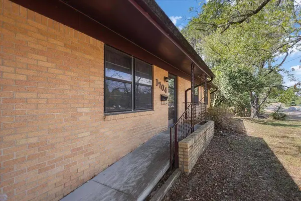 1704 W Duval Street, Troup, TX 75789