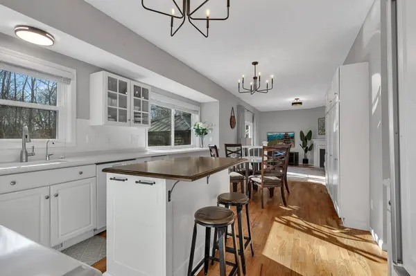 8265 Narcissus ST, Victoria, MN 55386