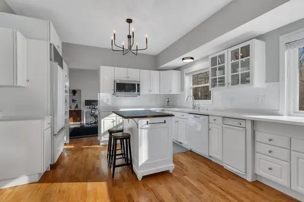 8265 Narcissus ST, Victoria, MN 55386