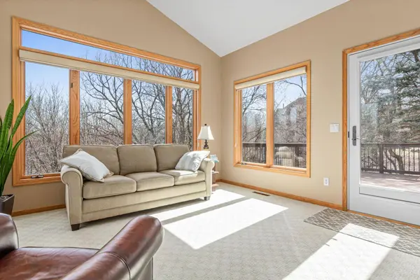 1743 Skater DR, Eagan, MN 55122