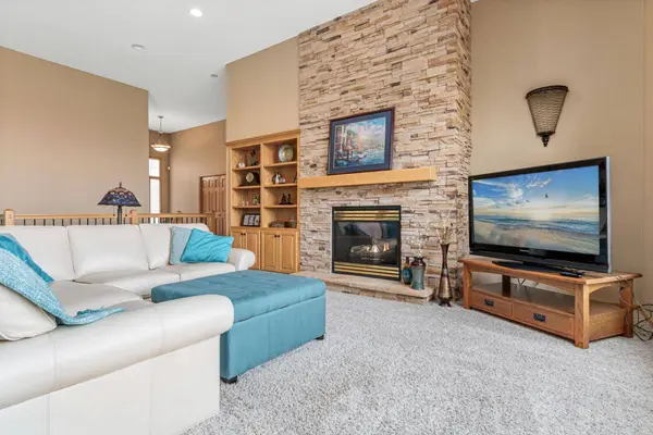 1743 Skater DR, Eagan, MN 55122