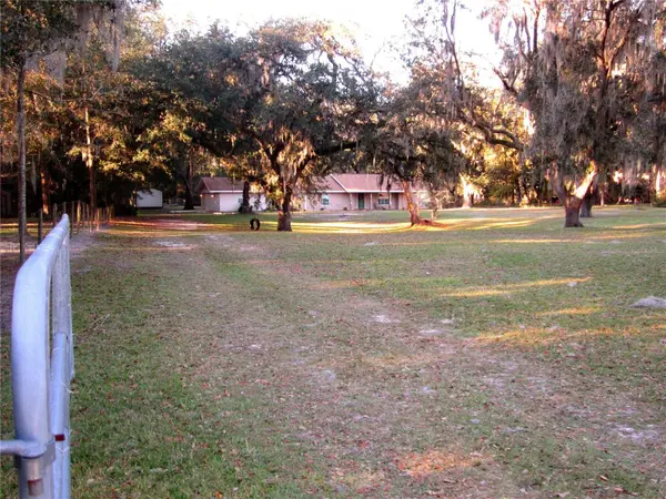 3 LAKESIDE DR, Ocala, FL 34482