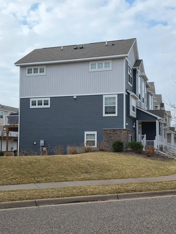 668 Town Center Pkwy, Lino Lakes, MN 55014