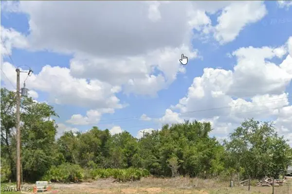 801 Uka LN, Fort Myers, FL 33913