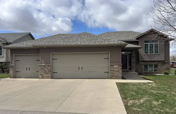 3691 44th AVE NW, Rochester, MN 55901