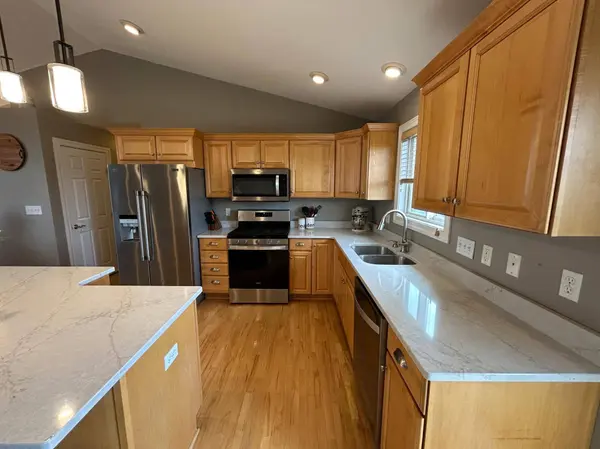 3691 44th AVE NW, Rochester, MN 55901