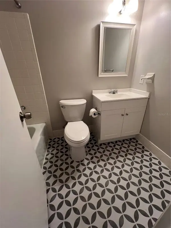 4004 NW 17TH PL, Gainesville, FL 32605