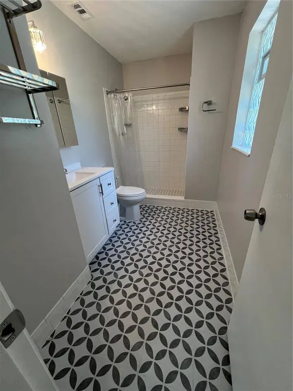 4004 NW 17TH PL, Gainesville, FL 32605