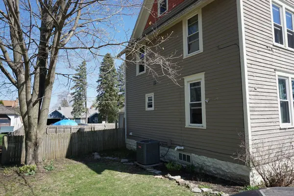 135 2nd AVE SE, Spring Grove, MN 55974