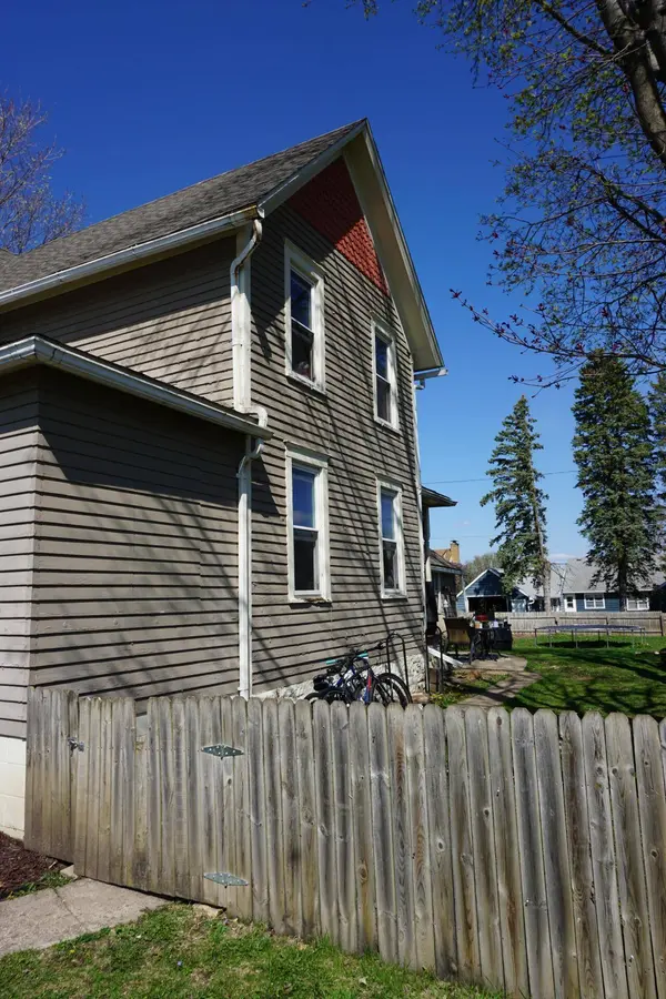 135 2nd AVE SE, Spring Grove, MN 55974