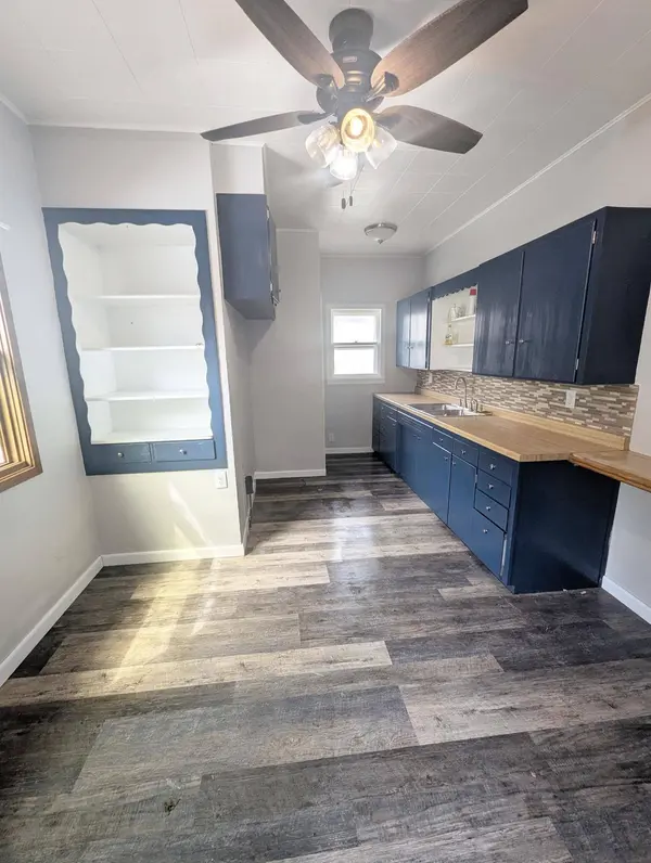 705 E 3rd ST, Fairmont, MN 56031