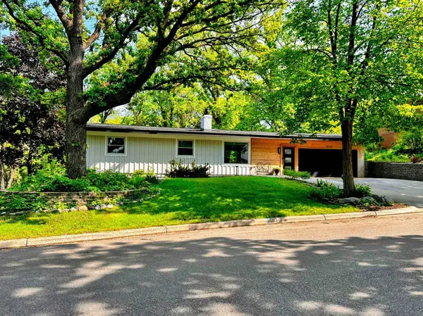 15113 Orchard DR, Burnsville, MN 55306