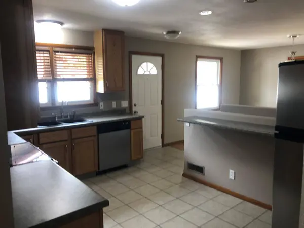 1304 13th AVE N, Moorhead, MN 56560