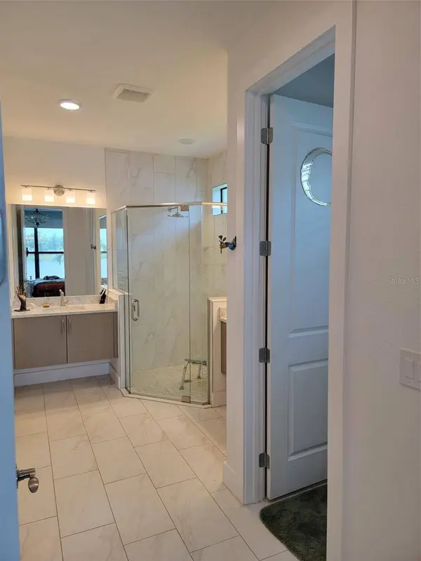 5219 BARNETT CIR, Bradenton, FL 34211