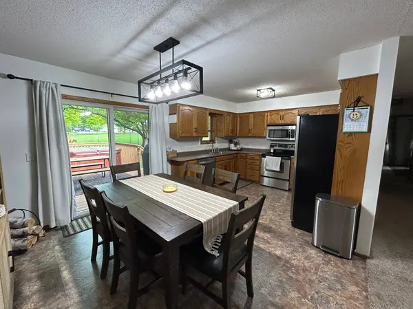 605 Park Island DR SW, Hutchinson, MN 55350