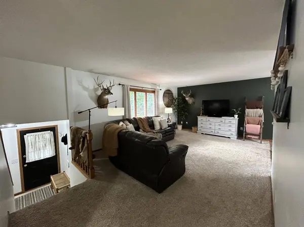 605 Park Island DR SW, Hutchinson, MN 55350