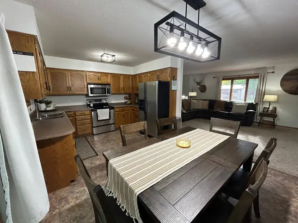 605 Park Island DR SW, Hutchinson, MN 55350