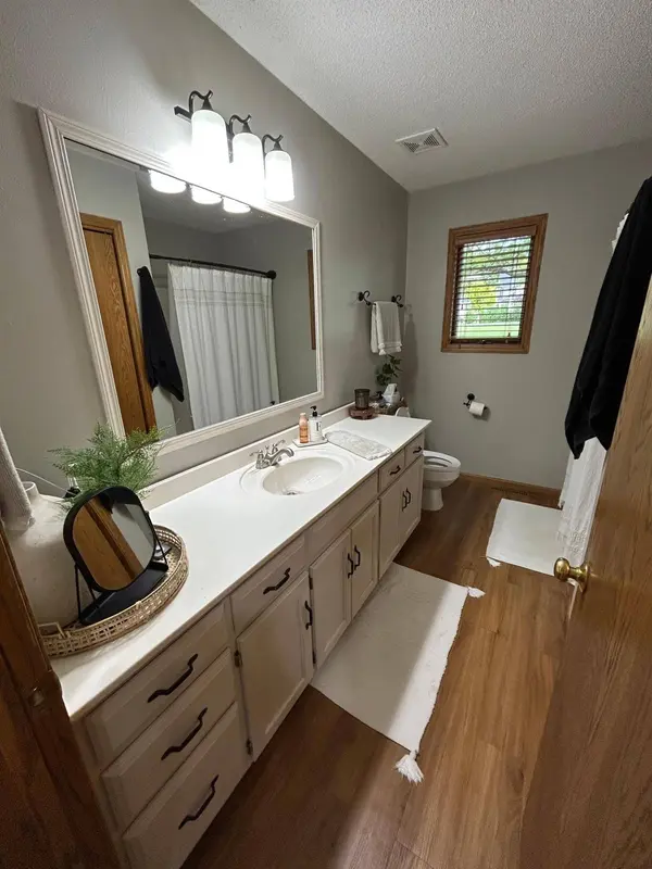 605 Park Island DR SW, Hutchinson, MN 55350