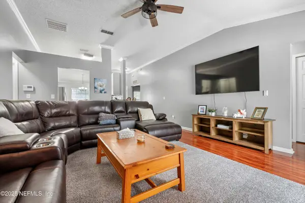 11526 DEEP SPRINGS DR W, Jacksonville, FL 32219