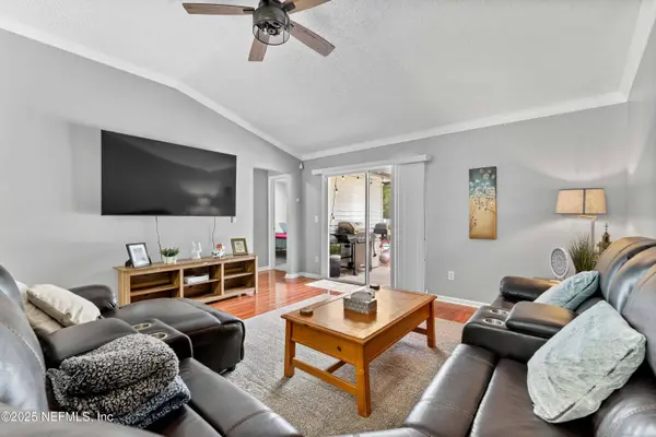 11526 DEEP SPRINGS DR W, Jacksonville, FL 32219