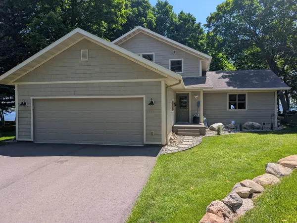 429 Goshawk LN NW, Hackensack, MN 56452