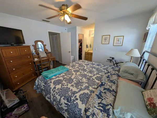 3237 PINE HAVEN DR, Clearwater, FL 33761