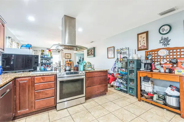 225 SHERWOOD LN, Daytona Beach, FL 32117