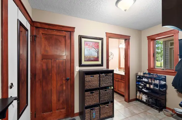 11512 Dale RD, Woodbury, MN 55129