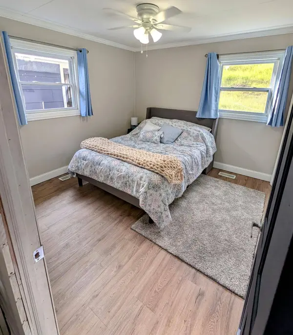 36 Davis DR, Silver Bay, MN 55614