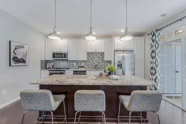 23266 SOUTHDOWN MANOR TER #105, Ashburn, VA 20148